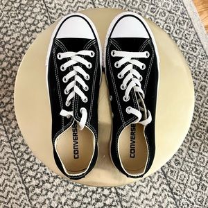Converse All Star Low Top Sneakers - Women’s Size 7.5